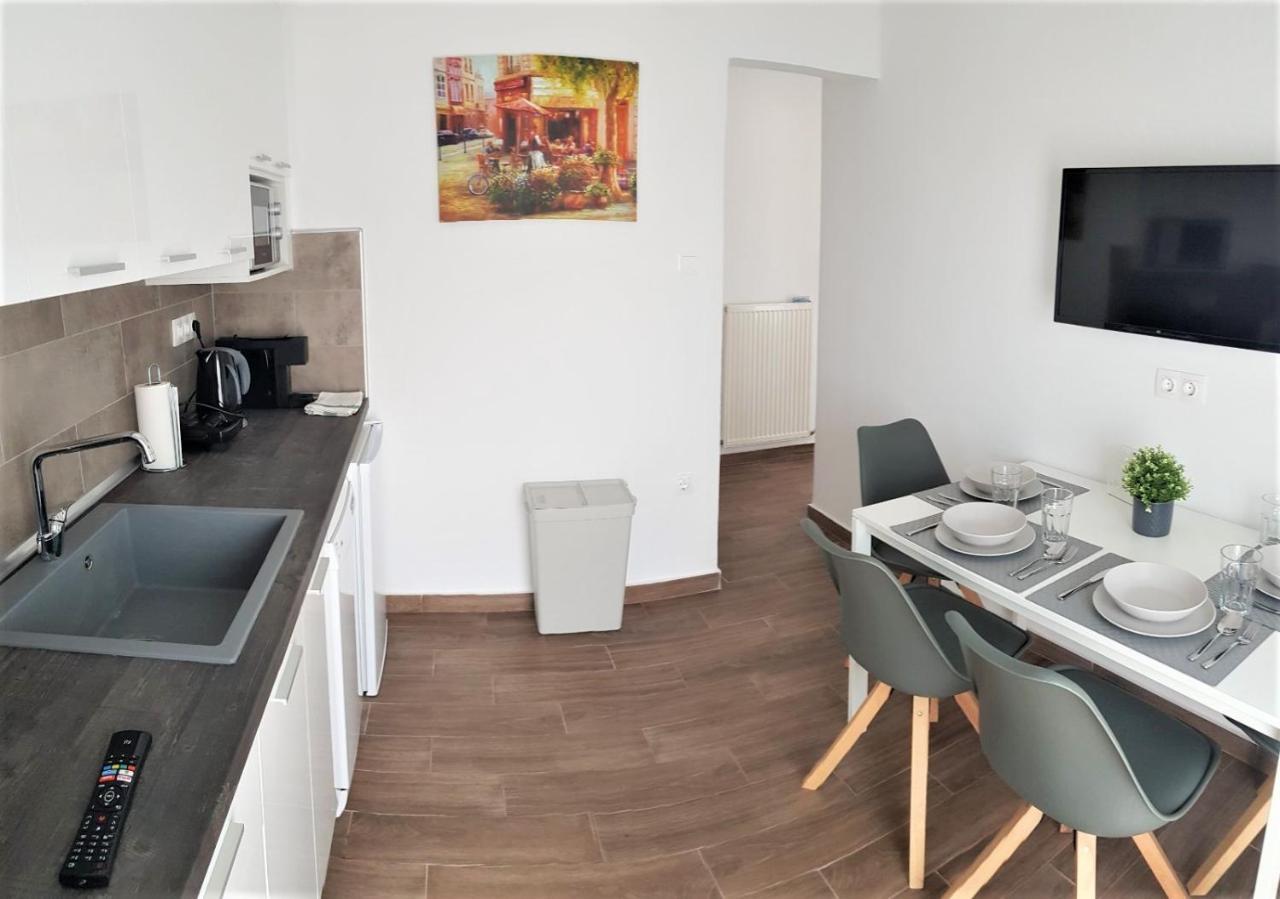 Seaview Deluxe Apartments Салоники Экстерьер фото